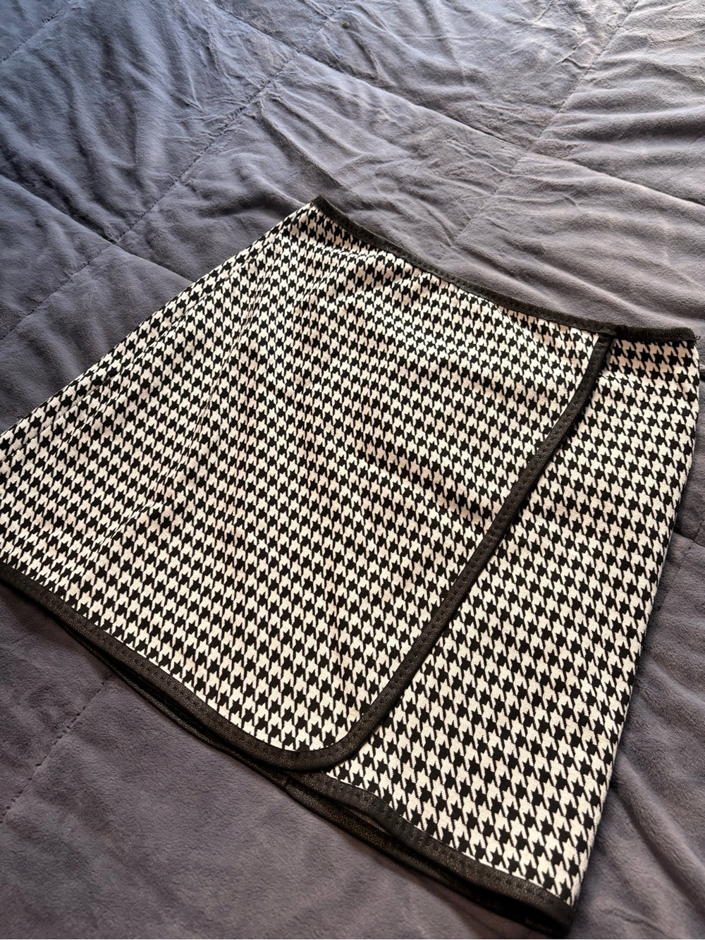 Max Studio Black & White Houndstooth Mini Skirt